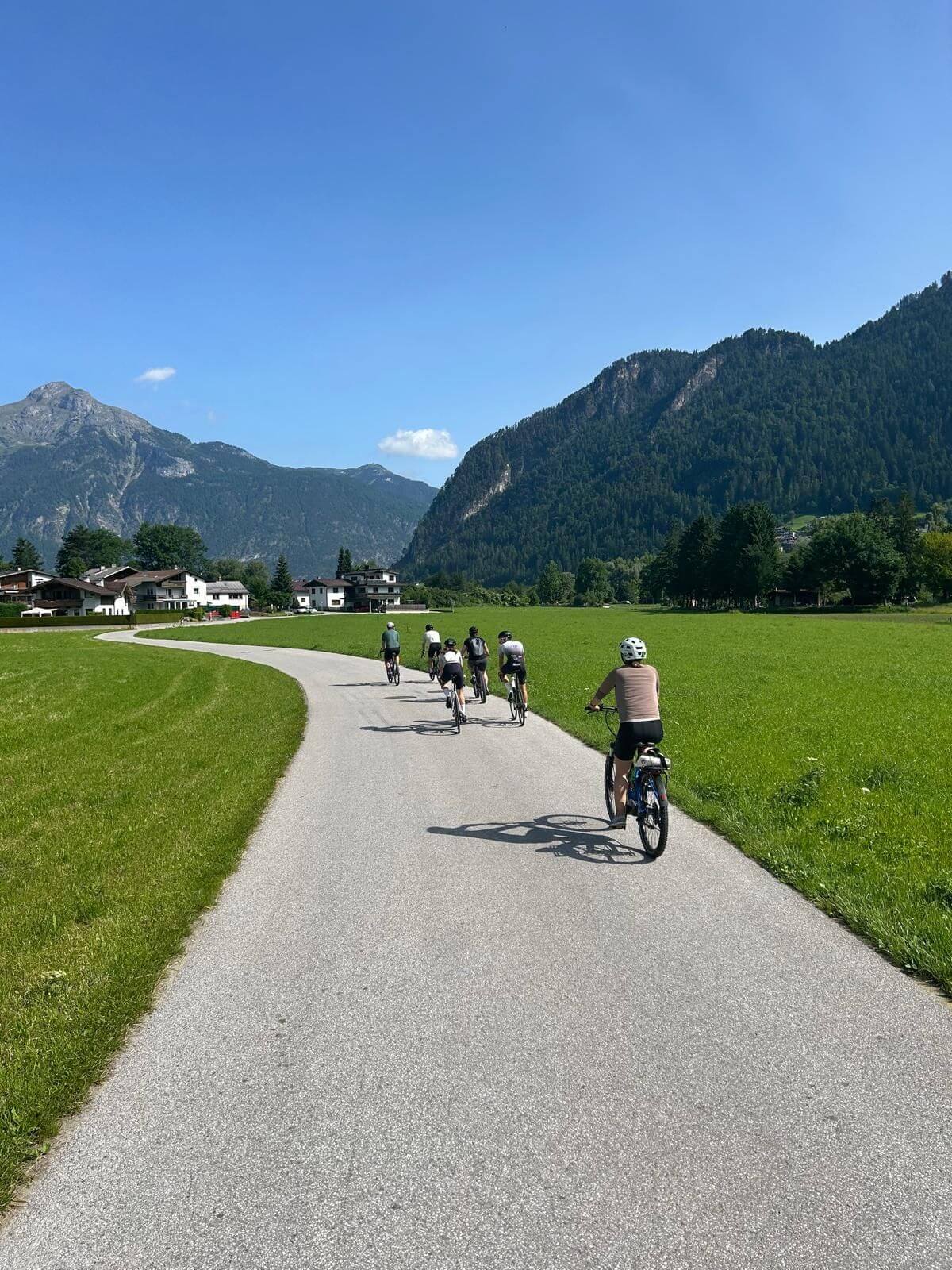 Der KLIXPERT.io Team-Ride 2025 – Zwischen Kundenbesuch und Teamkultur