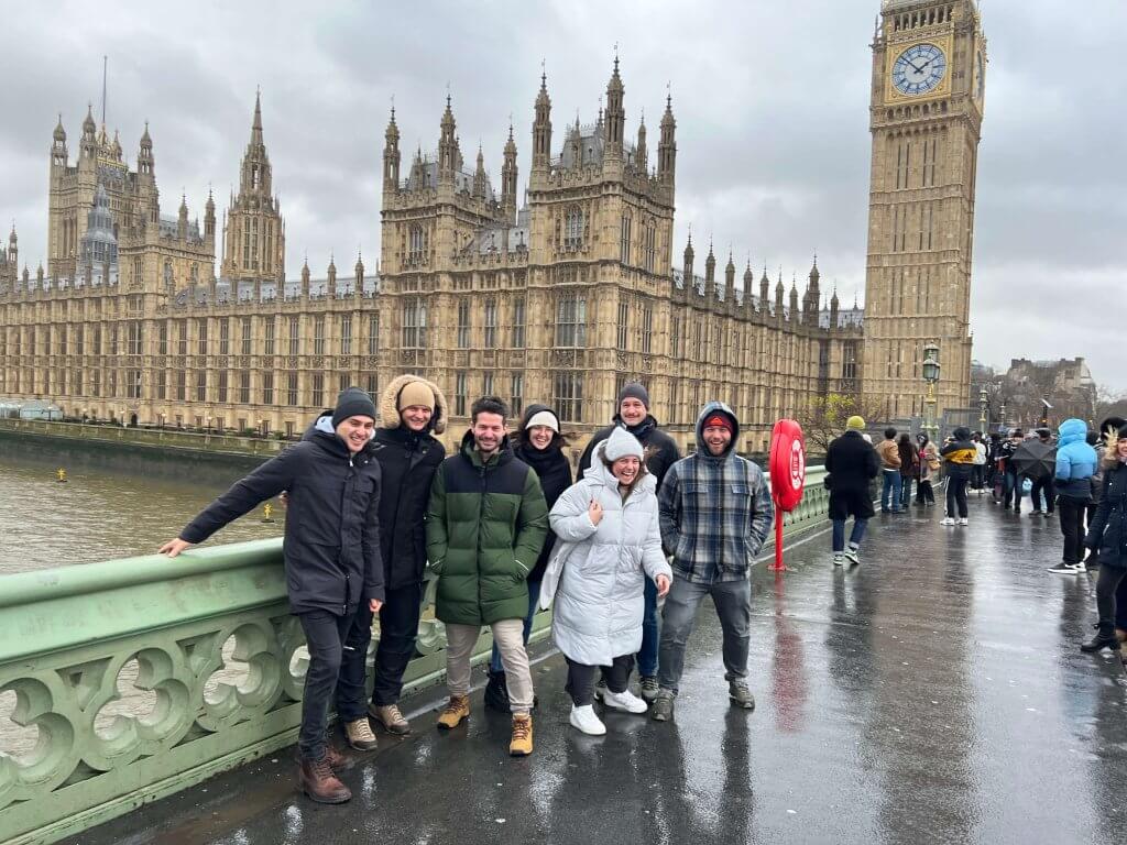 🎄 KLIXPERT Weihnachtsfeier 2024 – London Calling! 🇬🇧🍻
