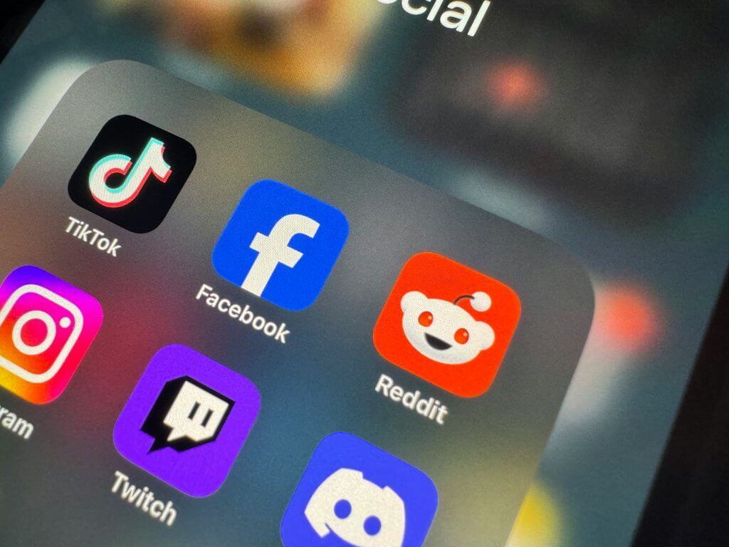 Reddit funktioniert anders im Vergleich zu anderen Social Media Plattformen.